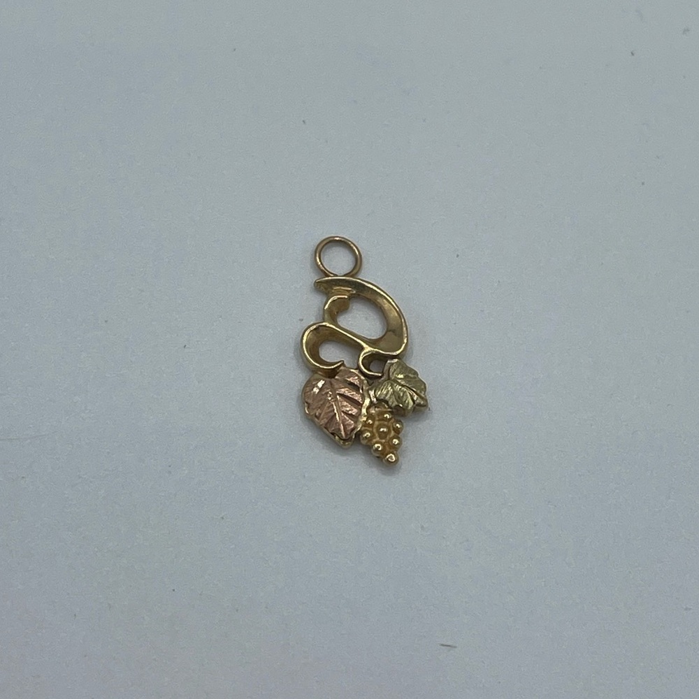 10k Solid Yellow & Rose Black Hills Gold Grape & Leaves Necklace Pendant